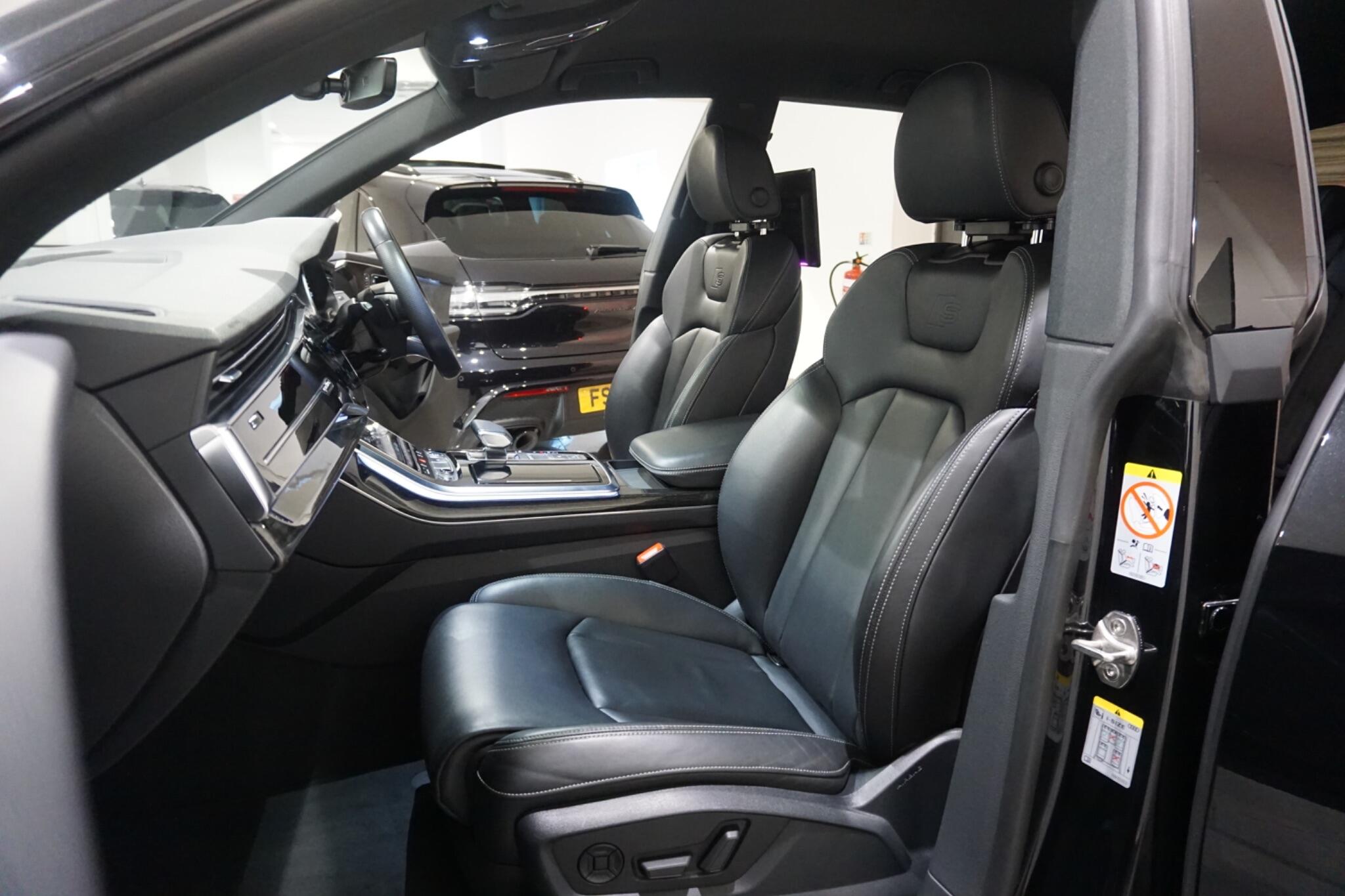 Audi Q8 3.0 TFSI V6 55 Black Edition SUV 5dr Petrol Tiptronic quattro Euro 6 (s/s) (340 ps)